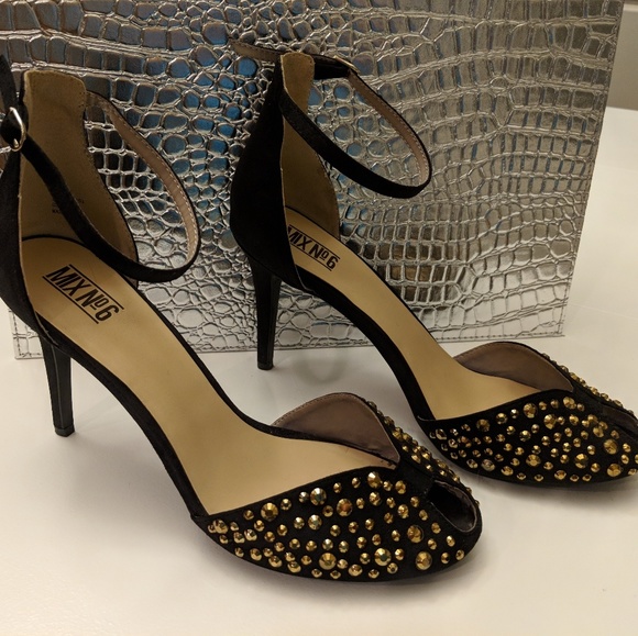 size 11 closed toe heels